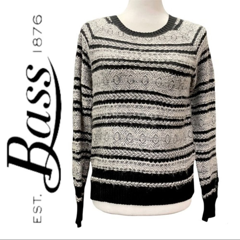Bass Fuzzy Black‎ and White Sweater Sz S